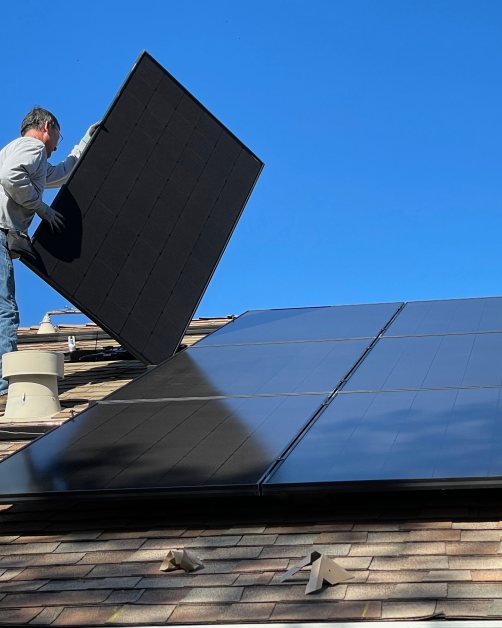 Modernisierung eines Dach mit Solaranlagen